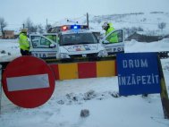 Trafic îngreunat din cauza ninsorii şi a ploiiDrumurile unde circulaţia este îngreunată sau oprită