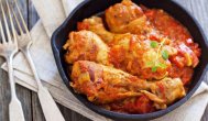 Ecuisine.ro Pui cu roşii şi ardei copţi  