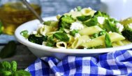 Ecuisine.ro Penne cu verdeţuri şi brânză de capră