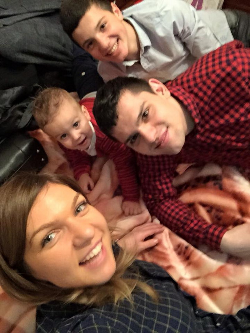 fotbalistul dimciu halep e capitan la juniorii viitorului varul simonei halep a fost premiat de legenda fotbalistul dimciu halep e capitan la juniorii viitorului varul simonei halep a fost premiat de legenda