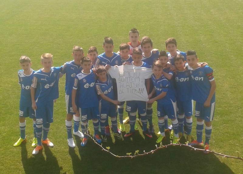 fotbalistul dimciu halep e capitan la juniorii viitorului varul simonei halep a fost premiat de legenda fotbalistul dimciu halep e capitan la juniorii viitorului varul simonei halep a fost premiat de legenda