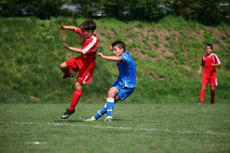fotbalistul dimciu halep e capitan la juniorii viitorului varul simonei halep a fost premiat de legenda fotbalistul dimciu halep e capitan la juniorii viitorului varul simonei halep a fost premiat de legenda