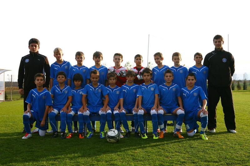 fotbalistul dimciu halep e capitan la juniorii viitorului varul simonei halep a fost premiat de legenda fotbalistul dimciu halep e capitan la juniorii viitorului varul simonei halep a fost premiat de legenda