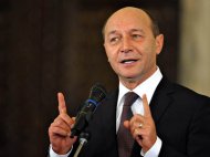 Băsescu i-a îndemnat pe membrii PMP să aibă moralul ridicat, să susţină independenţa justiţiei