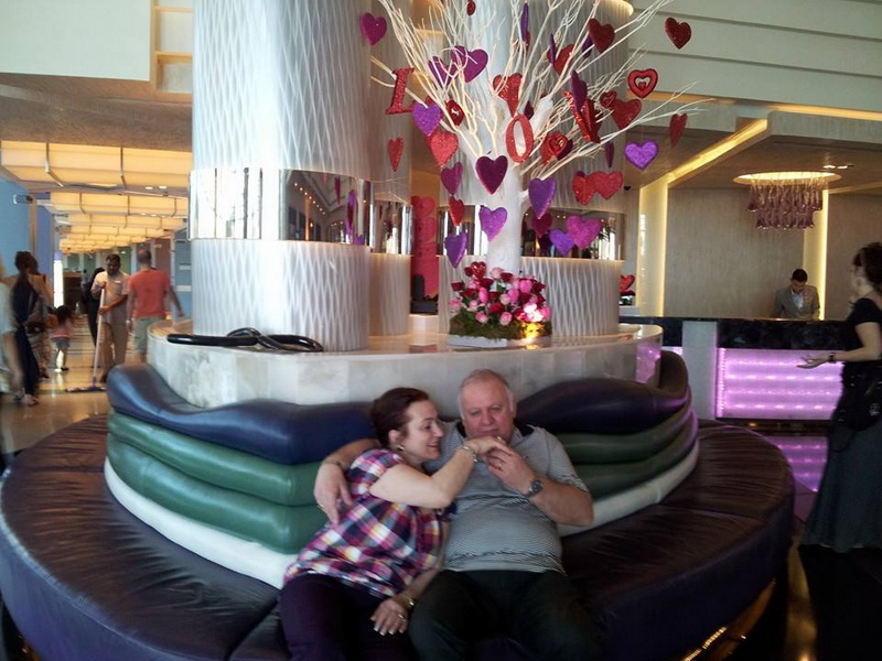 aniversare si valentine s day in emirate clementa si hacic garabet despartiti de simona halep de o furtuna aniversare si valentine s day in emirate clementa si hacic garabet despartiti de simona halep de o furtuna