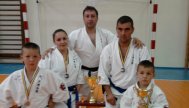 O Mariană şi trei Mariani. Familia Badea din Mereni Tatăl, mama şi cei doi copii sunt medaliaţi  la Ashihara Karate (galerie foto)