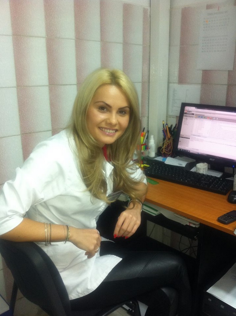 crina iovanescu sa fii farmacist nu este deloc usor trebuie sa te documentezi permanent sa fii dedicat crina iovanescu sa fii farmacist nu este deloc usor trebuie sa te documentezi permanent sa fii dedicat