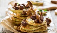 Ecuisine.ro Chifteluțe de dovleac și dovlecel cu sos de ghebe 