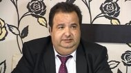 Stiripesurse.ro Regele Cioabă şi-a luat ouă de struţ şi le-a vopsit cu trafaletul sfinţit 