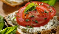 ecuisine.ro  Cremă de brânză cu salvie