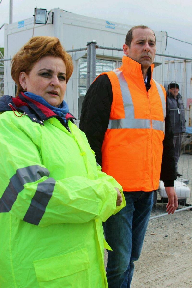 vom face plaja printre pietre si utilaje ministrul gratiela gavrilescu in inspectie pe santierele antreprenorilor vom face plaja printre pietre si utilaje ministrul gratiela gavrilescu in inspectie pe santierele antreprenorilor