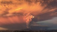 “Alertă roşie” în Chile Vulcanul Calbuco a erupt (video) 