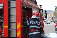Arde un garaj în Mereni