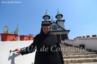 Fotoreportaj Mănăstirea Strunga, văpaia care ţine în viaţă amintirea unui sat părăsit, de unde Dumnezeu nu a plecat nicicând 