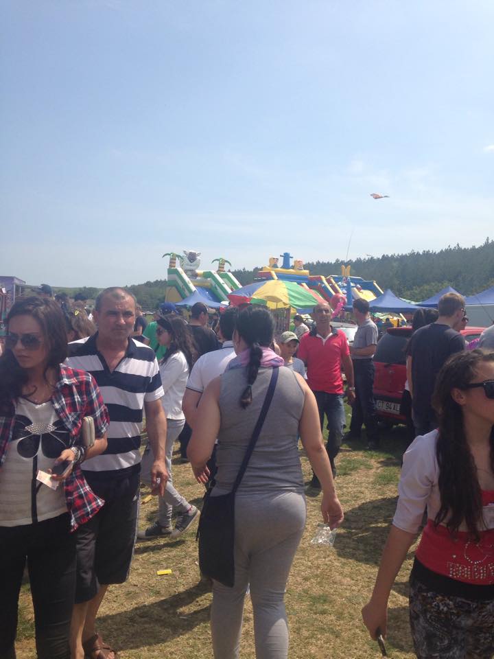 fiii satului in straie de sarbatoare la zilele comunei albesti 547297 fiii satului in straie de sarbatoare la zilele comunei albesti 547297