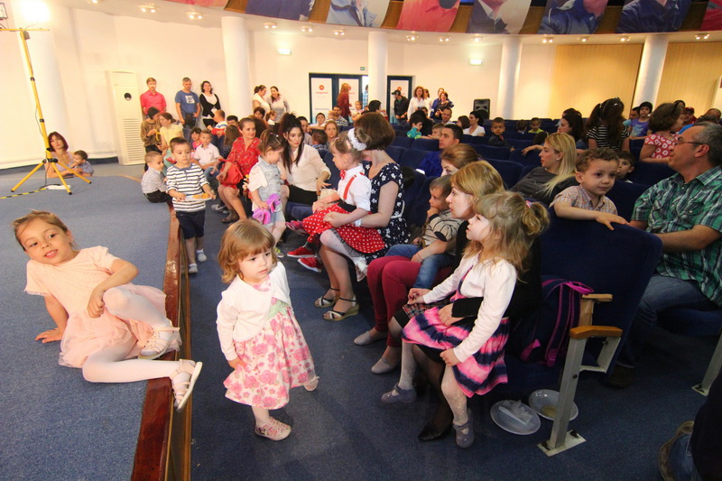 ziua portilor deschise pentru copiii angajatilor rafinaria rompetrol de la navodari asaltata 549357 ziua portilor deschise pentru copiii angajatilor rafinaria rompetrol de la navodari asaltata 549357