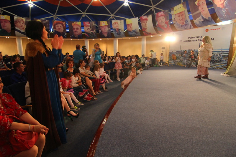 ziua portilor deschise pentru copiii angajatilor rafinaria rompetrol de la navodari asaltata 549357 ziua portilor deschise pentru copiii angajatilor rafinaria rompetrol de la navodari asaltata 549357