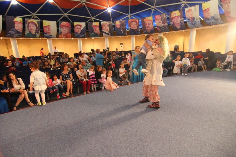 ziua portilor deschise pentru copiii angajatilor rafinaria rompetrol de la navodari asaltata 549357 ziua portilor deschise pentru copiii angajatilor rafinaria rompetrol de la navodari asaltata 549357