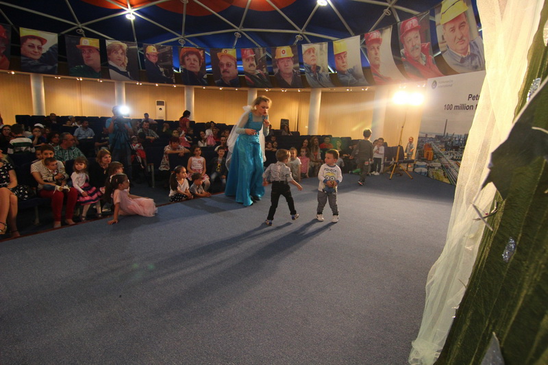 ziua portilor deschise pentru copiii angajatilor rafinaria rompetrol de la navodari asaltata 549357 ziua portilor deschise pentru copiii angajatilor rafinaria rompetrol de la navodari asaltata 549357