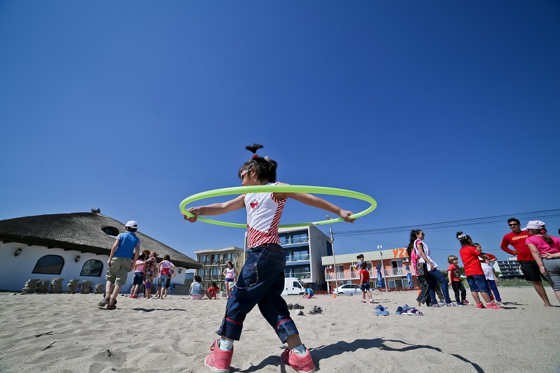 asociatia united hands romania a daruit zambete dulci pentru copiii centrelor de plasament galerie foto asociatia united hands romania a daruit zambete dulci pentru copiii centrelor de plasament galerie foto