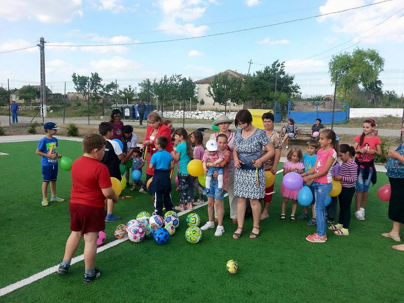 de ziua lor copiii din cheia s au bucurat de darul primarului gabriela iacobici 549683 de ziua lor copiii din cheia s au bucurat de darul primarului gabriela iacobici 549683