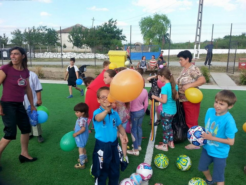 de ziua lor copiii din cheia s au bucurat de darul primarului gabriela iacobici 549683 de ziua lor copiii din cheia s au bucurat de darul primarului gabriela iacobici 549683