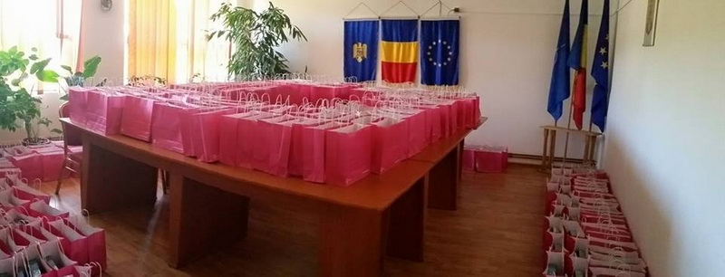 viitorul unei natiuni depinde de nivelul de educatie primarul valentin vrabie a oferit 500 de tablete viitorul unei natiuni depinde de nivelul de educatie primarul valentin vrabie a oferit 500 de tablete