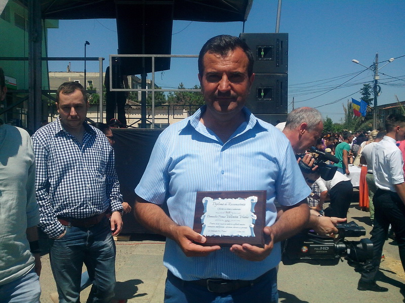 viitorul unei natiuni depinde de nivelul de educatie primarul valentin vrabie a oferit 500 de tablete viitorul unei natiuni depinde de nivelul de educatie primarul valentin vrabie a oferit 500 de tablete