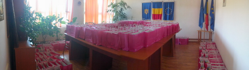 viitorul unei natiuni depinde de nivelul de educatie primarul valentin vrabie a oferit 500 de tablete viitorul unei natiuni depinde de nivelul de educatie primarul valentin vrabie a oferit 500 de tablete