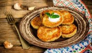 ecuisine.ro  Vinete pane (in aluat de clatite) 
