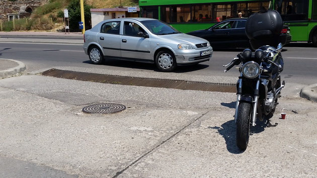 doua masini si o motocicleta au intrat in coliziune 550175 doua masini si o motocicleta au intrat in coliziune 550175