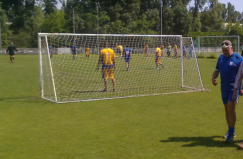 victor becali prezent la meci formatia penitenciarului poarta alba s a tinut tare in amicalul cu farul victor becali prezent la meci formatia penitenciarului poarta alba s a tinut tare in amicalul cu farul