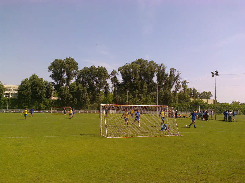 victor becali prezent la meci formatia penitenciarului poarta alba s a tinut tare in amicalul cu farul victor becali prezent la meci formatia penitenciarului poarta alba s a tinut tare in amicalul cu farul