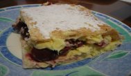 voceaconstantei.ro Ştrudel cu vişine şi budincă de vanilie