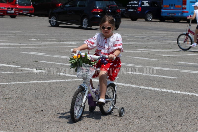 fotoreportaj bicicleta promovata ca mijloc de transport in consatanta galerie foto 552734 fotoreportaj bicicleta promovata ca mijloc de transport in consatanta galerie foto 552734