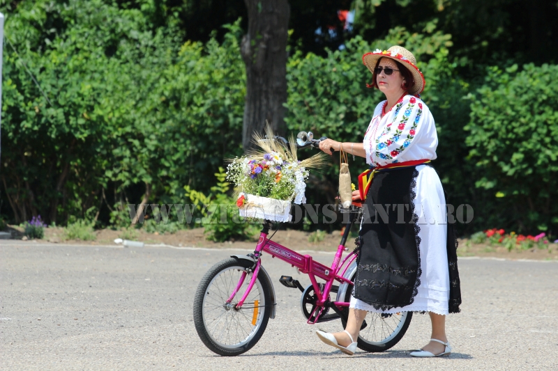 fotoreportaj bicicleta promovata ca mijloc de transport in consatanta galerie foto 552734 fotoreportaj bicicleta promovata ca mijloc de transport in consatanta galerie foto 552734
