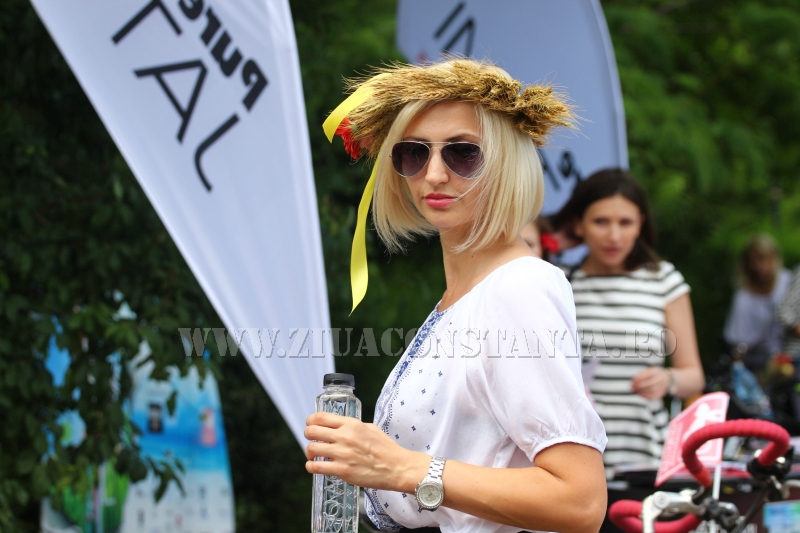 fotoreportaj bicicleta promovata ca mijloc de transport in consatanta galerie foto 552734 fotoreportaj bicicleta promovata ca mijloc de transport in consatanta galerie foto 552734