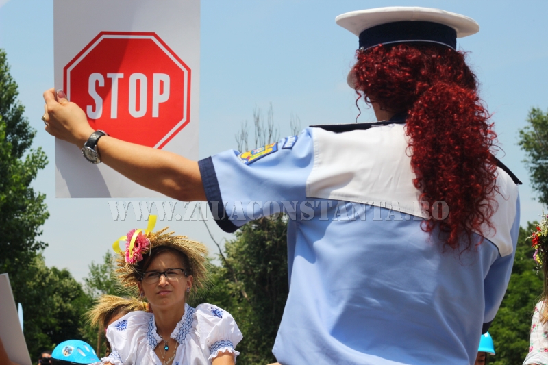 fotoreportaj bicicleta promovata ca mijloc de transport in consatanta galerie foto 552734 fotoreportaj bicicleta promovata ca mijloc de transport in consatanta galerie foto 552734