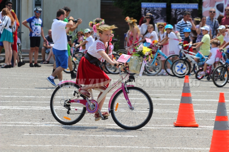 fotoreportaj bicicleta promovata ca mijloc de transport in consatanta galerie foto 552734 fotoreportaj bicicleta promovata ca mijloc de transport in consatanta galerie foto 552734