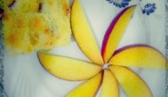 voceaconstantei.roTartă cu piersici, ciocolată şi nucă de cocos