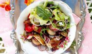 ecuisine.ro  Salata de cartofi noi cu ridichi si bacon