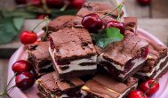lauraadamache.ro Prajitura cu cirese si crema de branza
