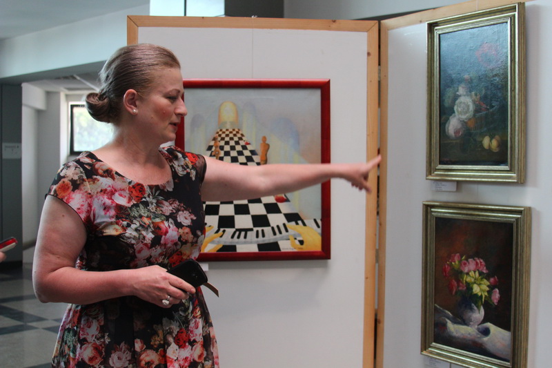 judecatoarea liliana lazar si a expus tablourile galerie foto 554545 judecatoarea liliana lazar si a expus tablourile galerie foto 554545