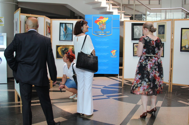 judecatoarea liliana lazar si a expus tablourile galerie foto 554545 judecatoarea liliana lazar si a expus tablourile galerie foto 554545