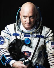 Astronautul Scott Kelly le-a transmis americanilor urări din spațiu