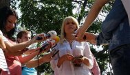 UPDATE 1. Elena Udrea - „Se simte lipsa primarului în Constanța“ Mazăre, așteptat la IPJ Constanța       