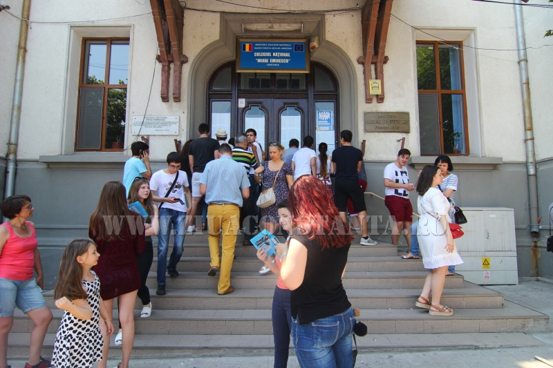 emotii intense la constanta s au afisat rezultatele la bac 2015 555321 emotii intense la constanta s au afisat rezultatele la bac 2015 555321