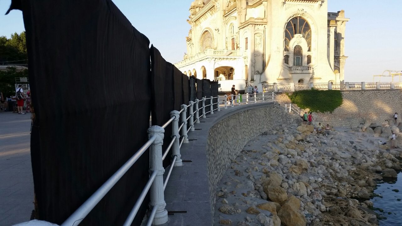 fotoreportaj se lucreaza la fatada falezei de la cazino 555660 fotoreportaj se lucreaza la fatada falezei de la cazino 555660