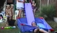 Funny video Piscina din grădină