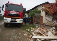 Update2 - Clădire de două etaje, prăbuşită Persoană prinsă sub zid, la Ovidiu    